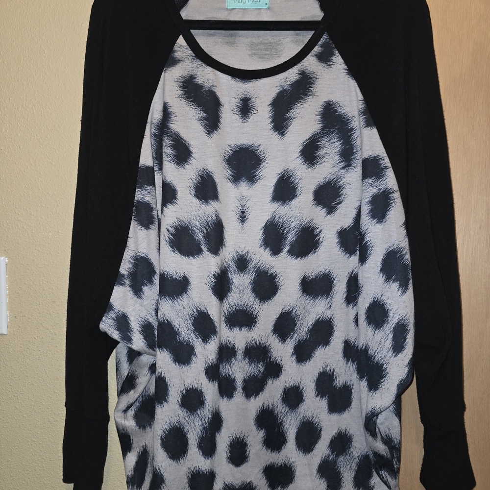 Filly Flair Black and Gray Patterned Top